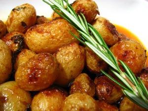 Receita de Batatas Assadas com Abobrinha e Tomate-Cereja