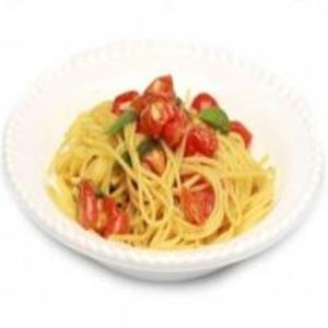 Receita de Espaguete com tomate cereja com manjericão