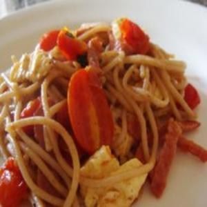 Receita de Espaguete com Tomate Uva e Salaminho