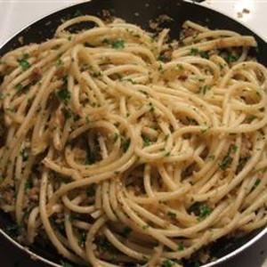Receita de Espaguete picante com anchovas