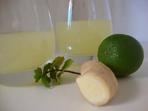 Receita de Limonada de Lima, Hortelã e Gengibre