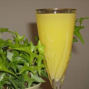 Receita de Mimosa (coquetel de champagne com suco de laranja)