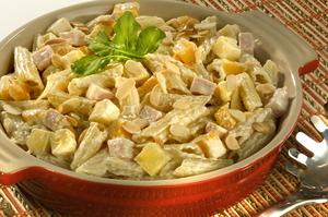 Receita de Salada ao Molho de Mostarda com Peito de Peru e Pêssego