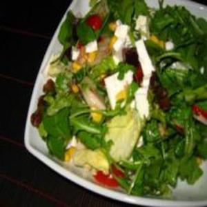 Receita de Salada de Alface com Laranja, Feijão e Queijo Feta
