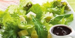 Receita de Salada de folhas com molhos agridoce fácil