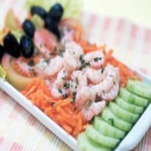 Receita de Salada de legumes com camarão
