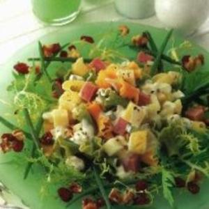 Receita de Salada de macarrão e frutas