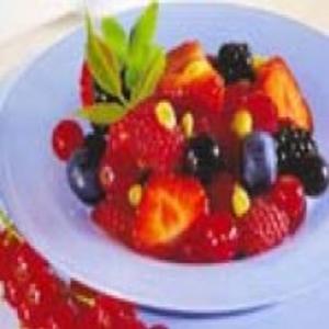 Receita de Salada de maracujá e frutas silvestres