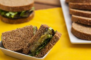 Receita de Sanduíche de Vegetais no Pão Integral Sem Conservantes