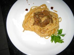 Receita de Spaghetti ao Molho de Coco com Iscas de Filé